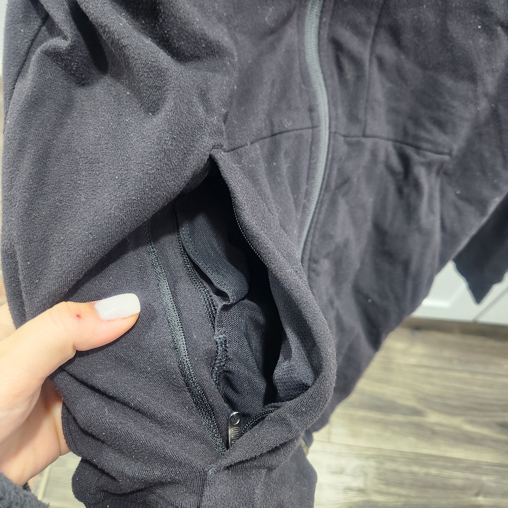 Lululemon Black Pre Post Jacket First Release Med… - image 3